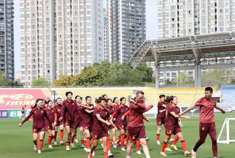 女足备战全国比赛，力争夺冠的简单介绍