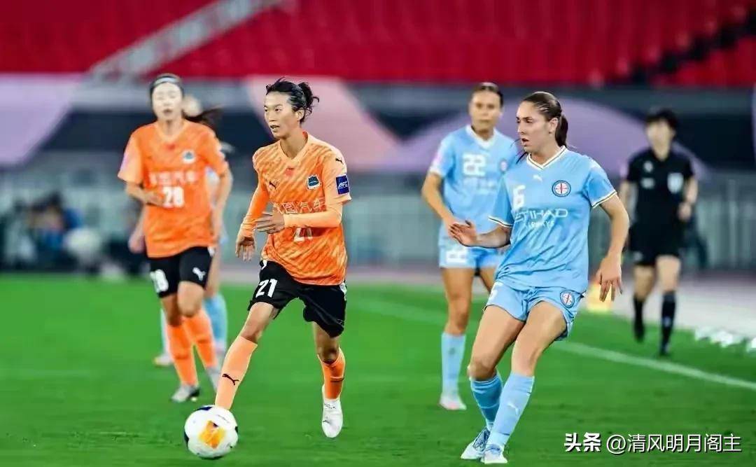 乐动体育官方-裁判员判罚争议，女足比赛引发争议